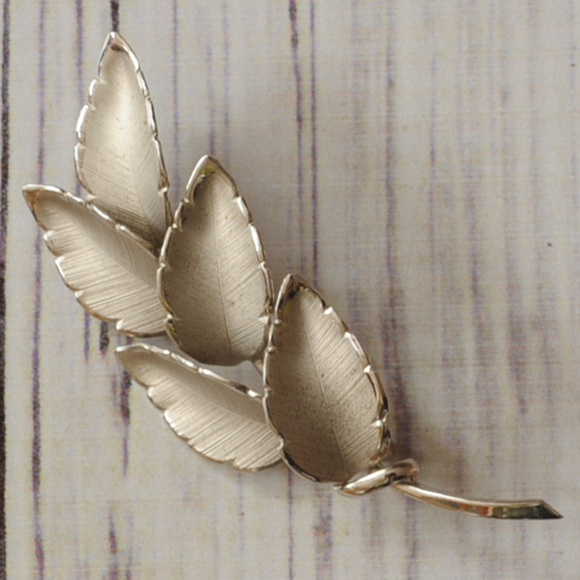 Vintage Jewelry - 925 sterling silver leaf leaves brooch pin